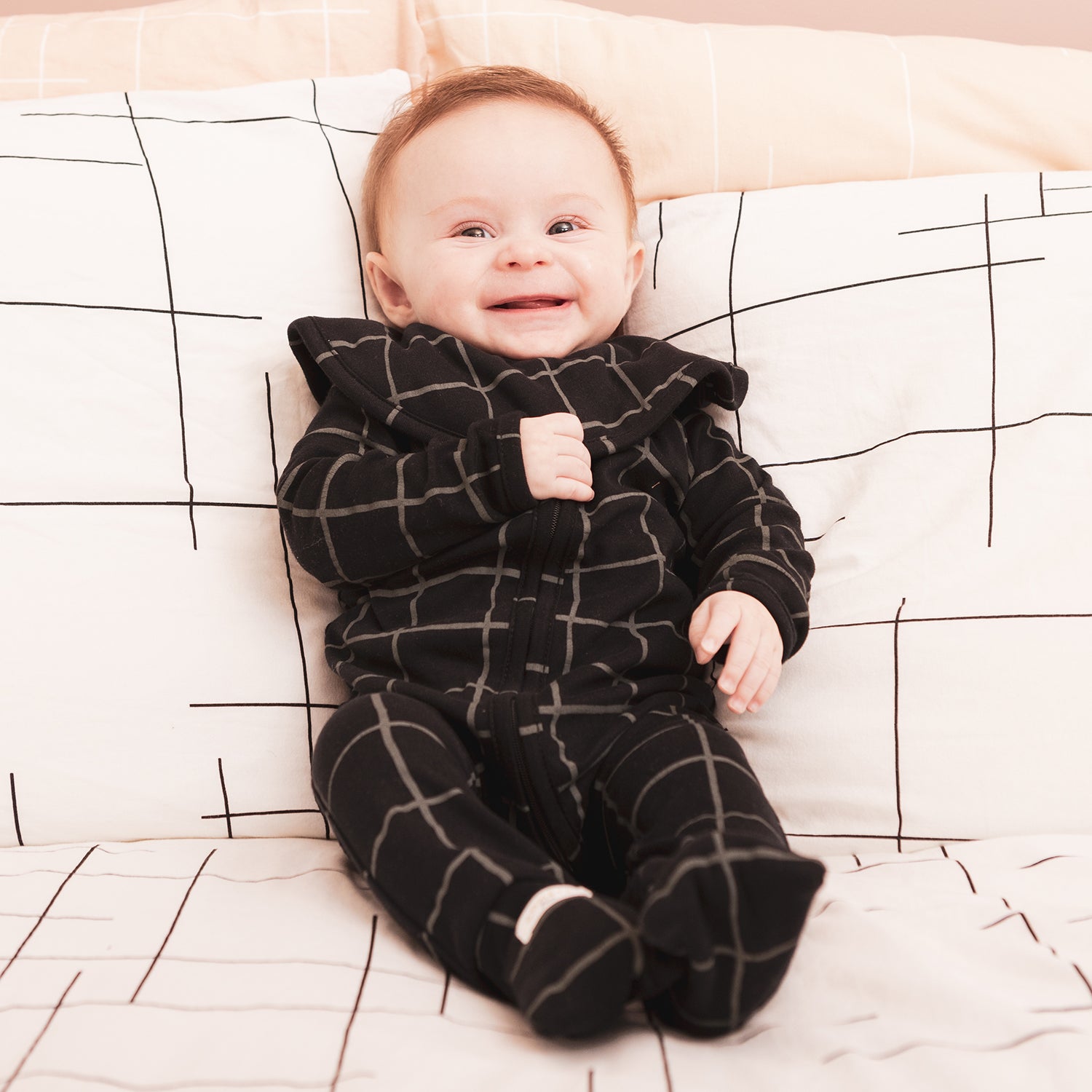 Pyjama bébé avec imprimé à carreaux et col à vague